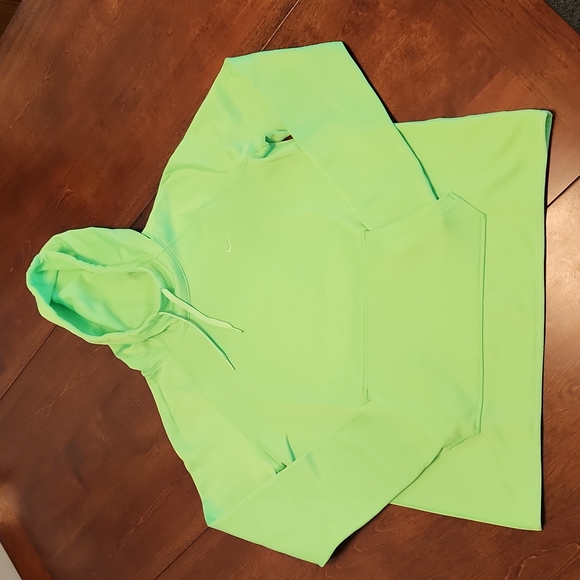 Nike Tops - Nike Therma-Fit Hoodie in Volt ⚡️ Women's M